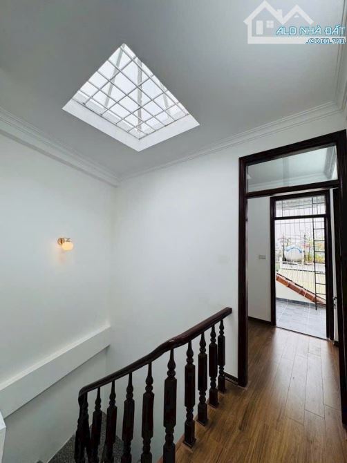 Chị gái nhờ bán -Hồ Đền Lừ - Mặt ngõ thông Kinh Doanh - 31m2 - 5 tầng - nhỉnh 8 tỷ.