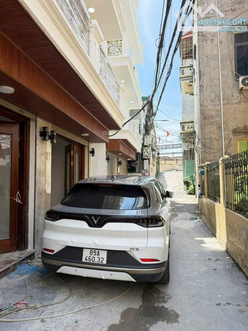 Bán Nhà Tây Hồ- Nhỉnh 11 Tỷ -oto tránh nhau-7 Tầng thang máy.