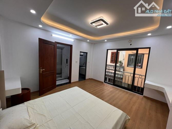 5 tầng thang máy gần mặt phố Bạch Mai gần ngã tư Phố Huế quận Hai Bà Trưng