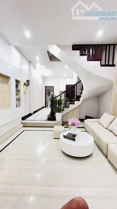 Cần Bán Nhà phố Minh Khai 54M -5 Ngủ, 2 thoáng trước sau, ngõ đẹp rộng chỉ 200tr/m.