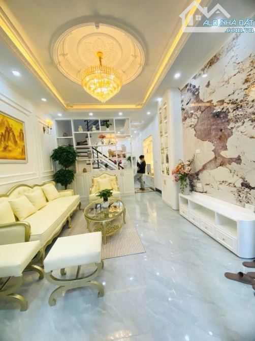 NGÃ TƯ SỞ 47m2x5tằng-OTO ĐỖ CỬA -MT 4,3m-Nhỉnh 20tỷ CÓ TL