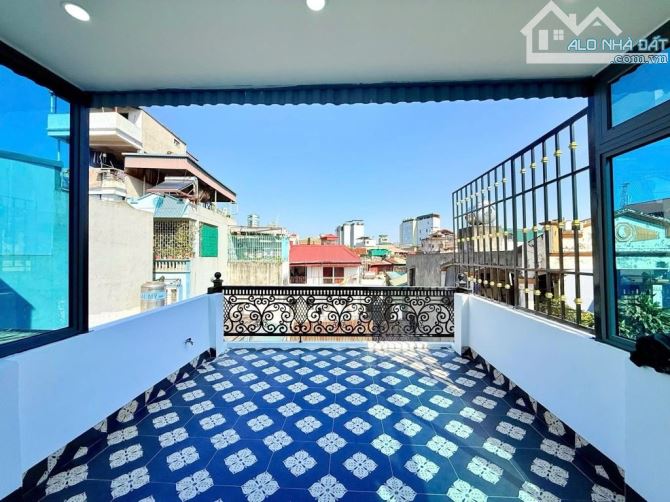 Nhà phố lĩnh nam 46m / 4 tầng / zá 8,85 tỷ . Nhà ngõ thông , otô đỗ cửa