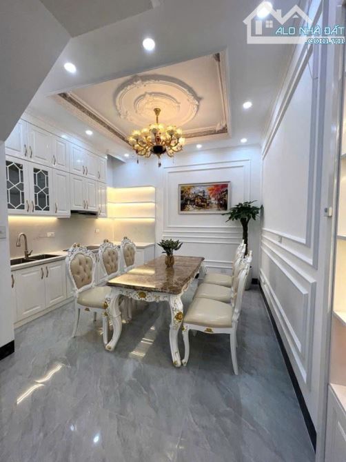 NGÃ TƯ SỞ 47m2x5tằng-OTO ĐỖ CỬA -MT 4,3m-Nhỉnh 20tỷ CÓ TL