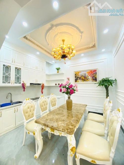 NGÃ TƯ SỞ 47m2x5tằng-OTO ĐỖ CỬA -MT 4,3m-Nhỉnh 20tỷ CÓ TL