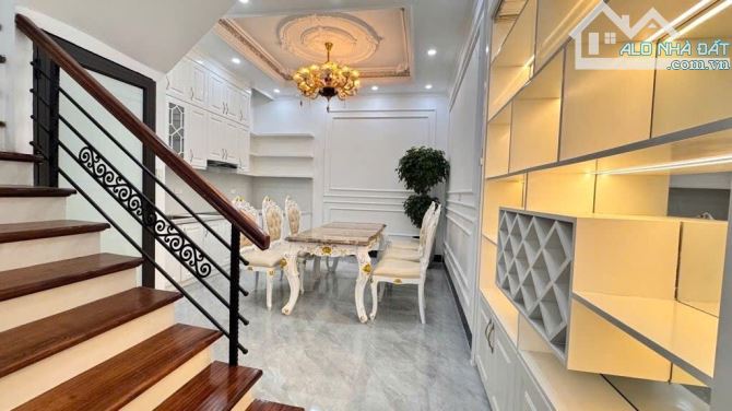 NGÃ TƯ SỞ 47m2x5tằng-OTO ĐỖ CỬA -MT 4,3m-Nhỉnh 20tỷ CÓ TL