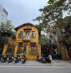 Cho thuê biệt thự pháp cổ trung tâm Ba Đình DT 350m2, 2 tầng, MT 12m. Giá 150 triệu