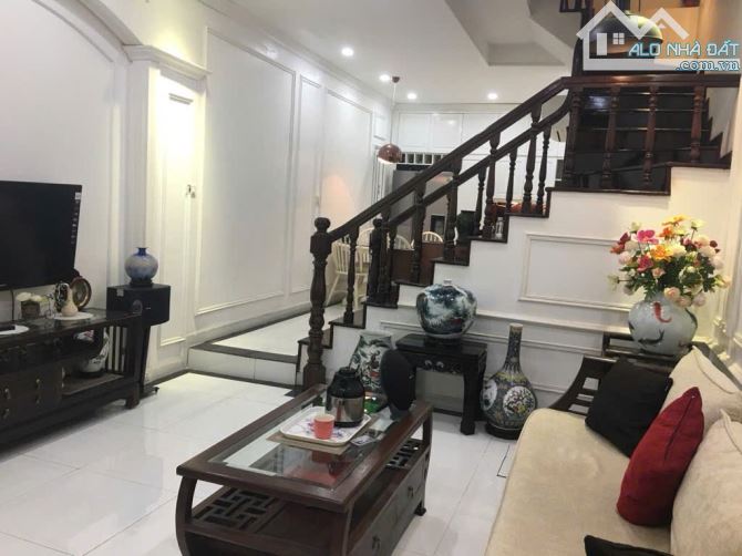 CẦN BÁN CĂN NHÀ XÂY TÂM HUYẾT 60M,4 TẦNG NGÕ 41 THÁI HÀ, ĐỐNG ĐA GIÁ 15,8 TỶ