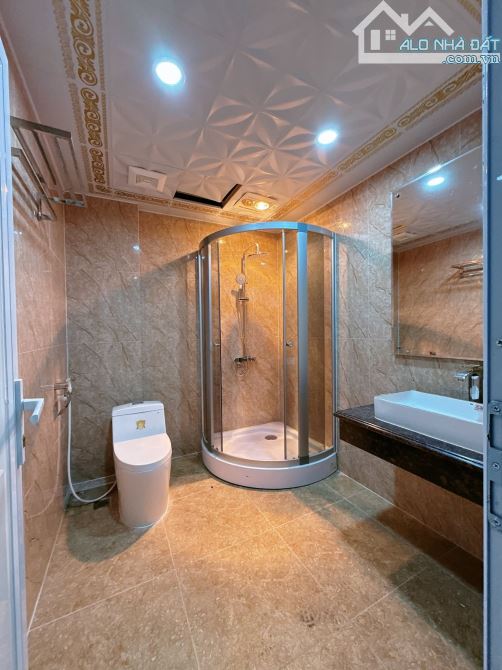 BÁN NHÀ VÂN HỒ 3, OTO ĐỖ CỔNG ,73M, 7 TẦNG THANG MÁY , CÁCH CÔNG VIÊN 100M, GIÁ 21 TỶ