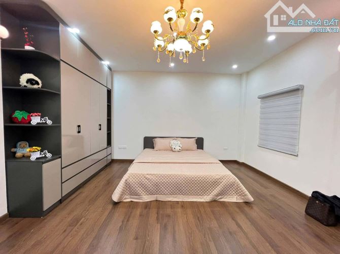 Bán nhà 4 tầng nội thất đẹp về ở luôn, gần mặt phố Trương Định quận Hoàng Mai, gần Giải Ph