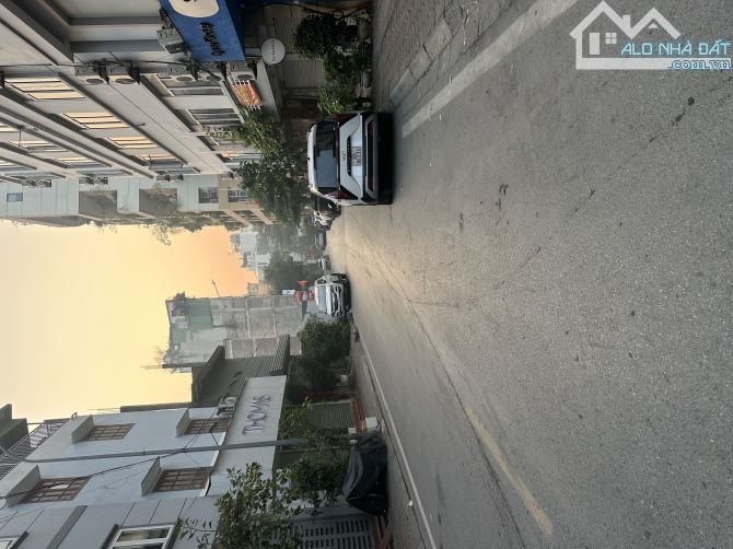 Bán nhà Mặt Phố Nguyễn Hy Quang, Đống Đa, Lô góc, 4 mặt thoáng, 85m, mt9.8m, 46.5 tỷ