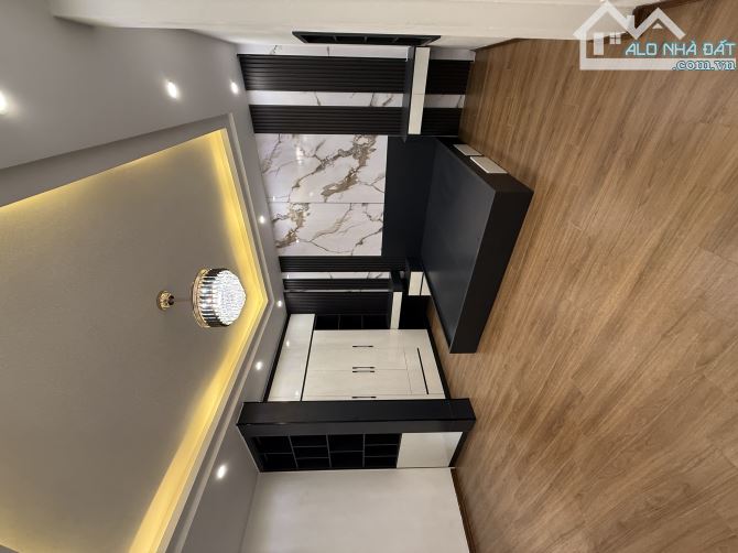 Chính chủ bán nhà Hai Bà Trưng Trần Khát Chân giá 7.299 tỷ Nhà 40m 5 tầng 3 ngủ full NT