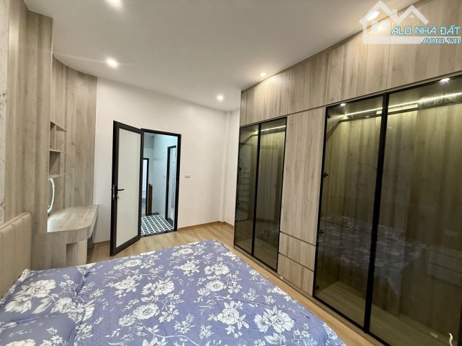 Nhỉnh 11 tỷ, Vũ Tông Phan, Thanh Xuân, xây 5 tầng, 42m2, đường Ô tô, mt: 4m, ảnh thật 100%