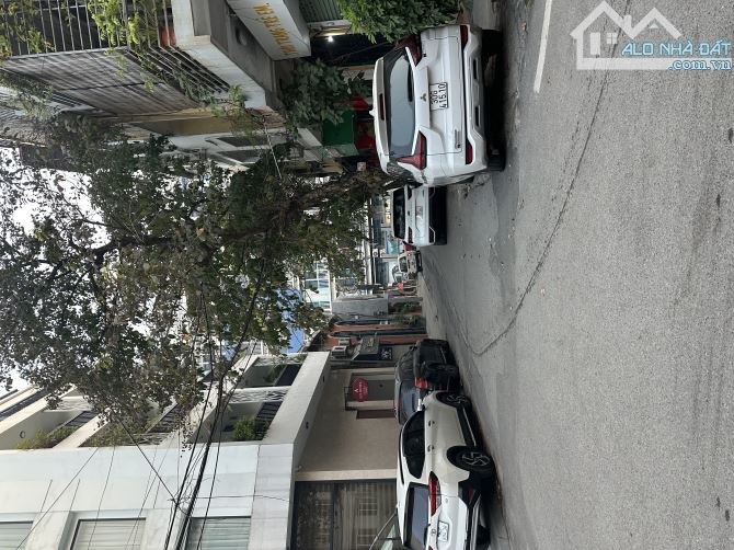 Bán nhà Mặt Phố Nguyễn Hy Quang, Đống Đa, Lô góc, 4 mặt thoáng, 85m, mt9.8m, 46.5 tỷ