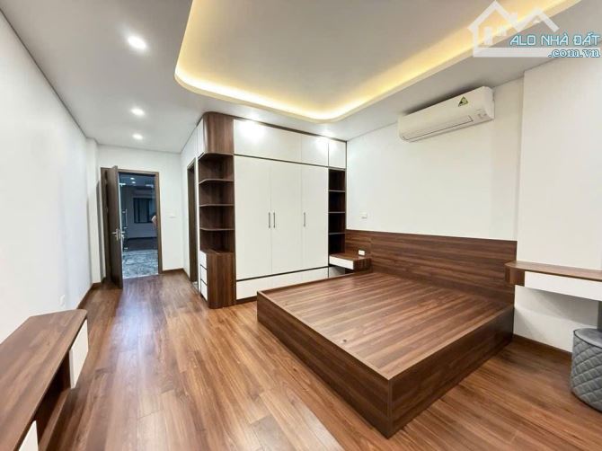 BÁN NHÀ XUÂN LA 75m2 sổ × 7T THANG MÁY. NHÀ MỚI + GẦN PHỐ - GARA Ô TÔ + GIẾNG TRỜI CỰC MÁT