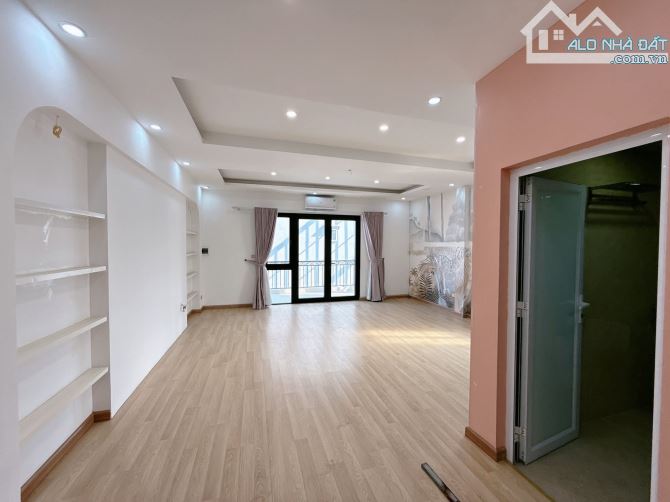 BÁN NHÀ VÂN HỒ 3, OTO ĐỖ CỔNG ,73M, 7 TẦNG THANG MÁY , CÁCH CÔNG VIÊN 100M, GIÁ 21 TỶ