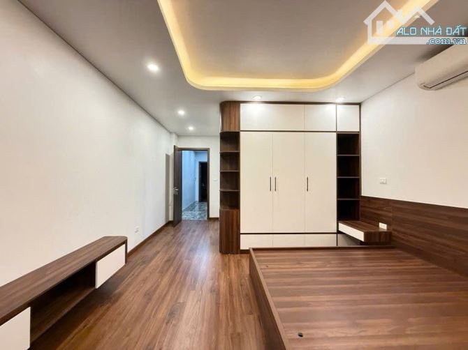 BÁN NHÀ XUÂN LA 75m2 sổ × 7T THANG MÁY. NHÀ MỚI + GẦN PHỐ - GARA Ô TÔ + GIẾNG TRỜI CỰC MÁT