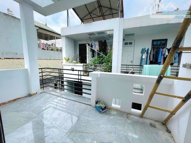 PHỐ YÊN HÒA -DÂN XÂY -LÔ GÓC -35M2 -NHỈNH 7 TỶ.