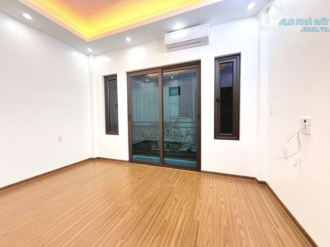 8.7 TỶ-34M2-NHÀ DÂN-TAM TRINH-MINH KHAI-MAI ĐỘNG-GẦN PHỐ