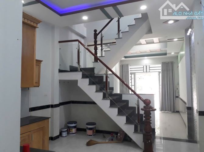 Nhà 2 mặt tiền, 60m2 4tầng ngay chợ Đầu mối Hóc Môn, đường 12m, chỉ 7.2 tỷ - 1