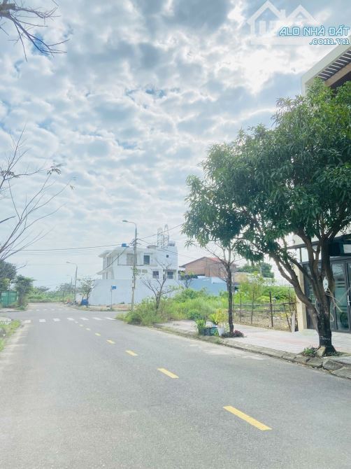 BÁN ĐẤT ĐƯỜNG LÊ MINH TRUNG SÁT SÔNG, ĐỐI DIỆN CÔNG VIÊN - 1