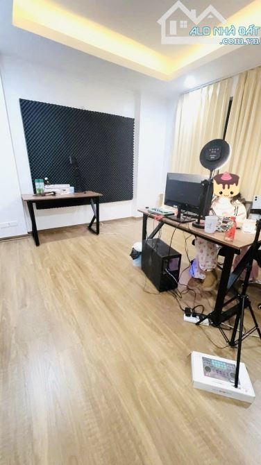 DỊCH VỌNG – LÔ GÓC 2 THOÁNG – GARA, Ô TÔ ĐỖ CỬA – 45M2 – 5 TẦNG – MT 5M – 18.5 TỶ