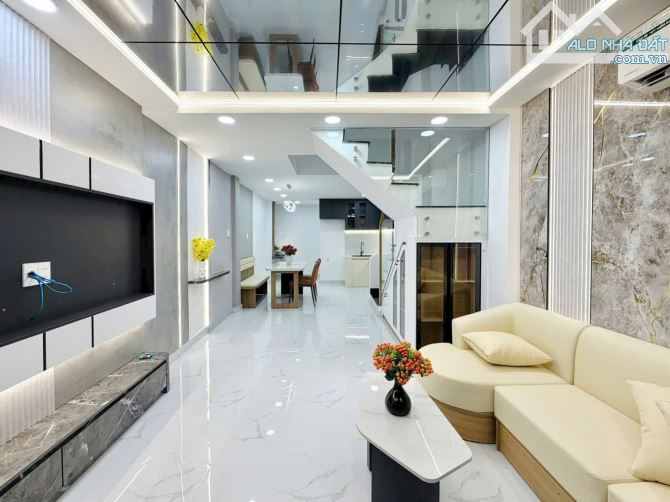 Hạ giá còn 3 tỷ 850 nhà 45m2 đường Phùng Văn Cung, P7, Phú Nhuận. Xây 5 tầng, hẻm 5m - 1