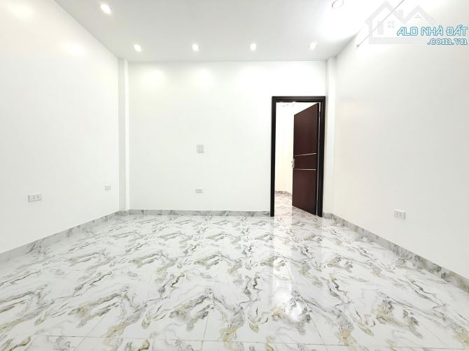 8.7 TỶ-34M2-NHÀ DÂN-TAM TRINH-MINH KHAI-MAI ĐỘNG-GẦN PHỐ