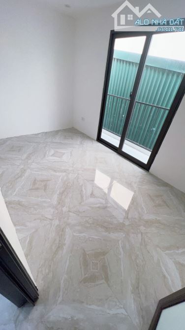 Nhà dương văn bé 28m 2 ngủ chie việc xách vali về ở 3.48 tỷ