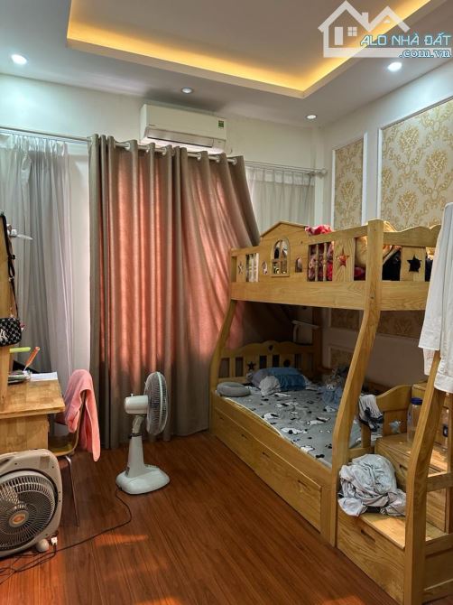 QUAN NHÂN 62M2, MẶT NGÕ THÔNG VÀI BƯỚC ÔTÔ TRÁNH, 5 TẦNG 4NGỦ, SỔ ĐỎ VUÔNG VẮN, HƠN 10 TỶ