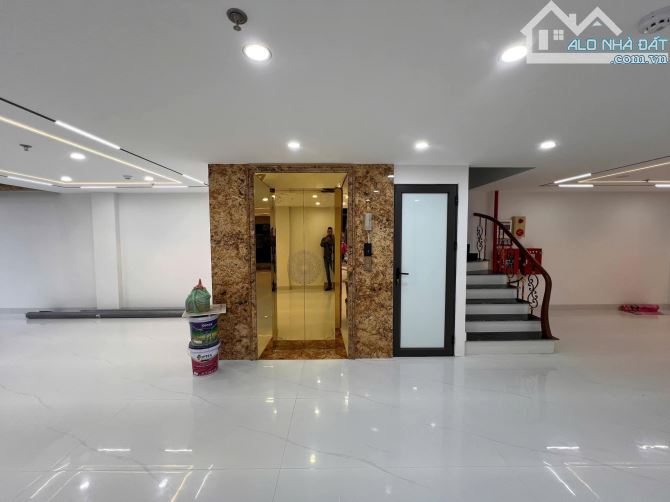 Bán Tòa Nhà Văn Phòng - MP Thanh Nhàn Hai Bà Trưng-- Đẳng cấp 95M Giá 46 tỷ