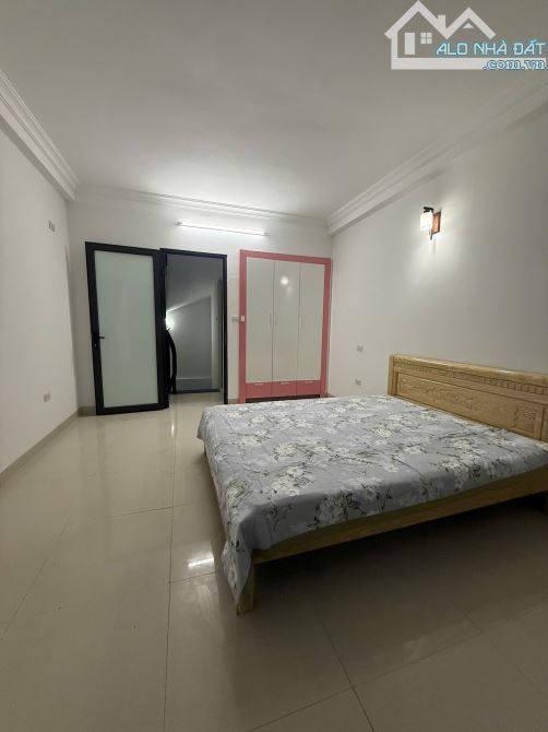 Chỉ hơn 6 tỷ, nhà sổ đỏ riêng Lĩnh Nam Hoàng Mai dân xây kiên cố, sang tên nhanh gọn