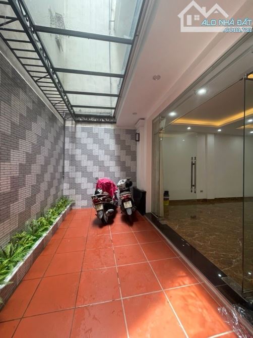 BÁN NHÀ PHỐ VÂN HỒ 75M2- NHÀ VIEW CÔNG VIÊN - 6 TẦNG THANG MÁY - Ở NGAY - GẦN Ô TÔ,SÁT MẶT