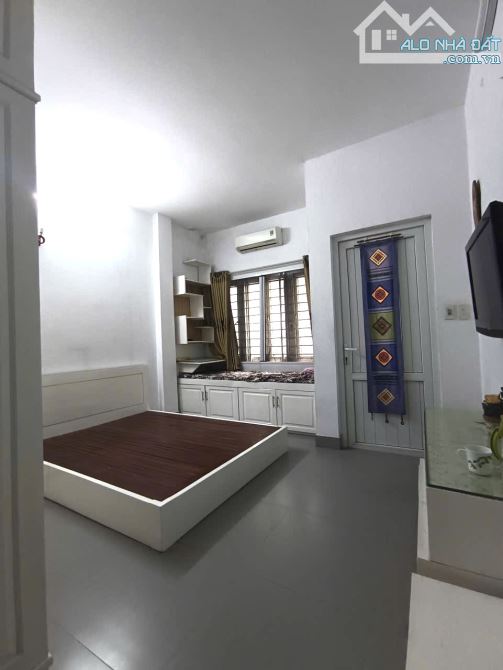 Vip Đống Đa - Huỳnh Thúc Kháng - Nhà dân xây gần ô tô tránh