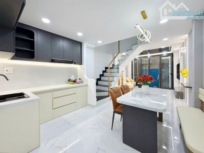 Hạ giá còn 3 tỷ 850 nhà 45m2 đường Phùng Văn Cung, P7, Phú Nhuận. Xây 5 tầng, hẻm 5m - 2