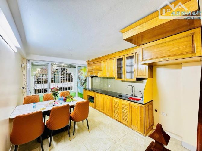 Bán Nhà Ô Tô Đỗ Cửa Phố Nam Dư - Quận Hoàng Mai 6 Tầng * 8.6 tỷ