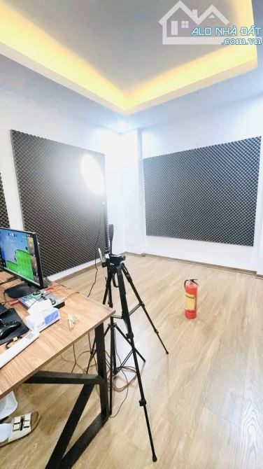 DỊCH VỌNG – LÔ GÓC 2 THOÁNG – GARA, Ô TÔ ĐỖ CỬA – 45M2 – 5 TẦNG – MT 5M – 18.5 TỶ