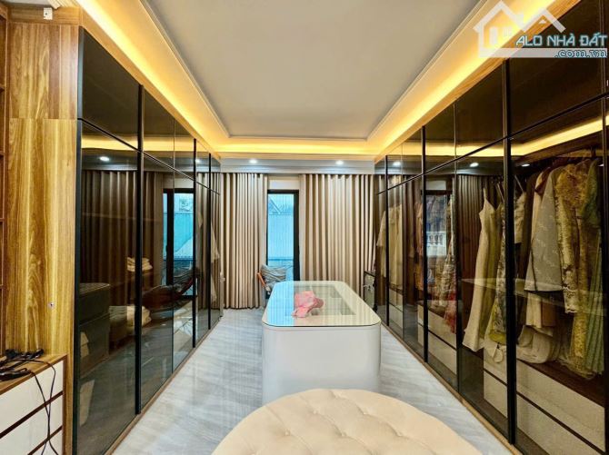 Bán nhà riêng mặt ngõ Phố Dịch Vọng, 45m2, 5 tầng, lô góc, ô tô, KD, nhỉnh 18 tỷ