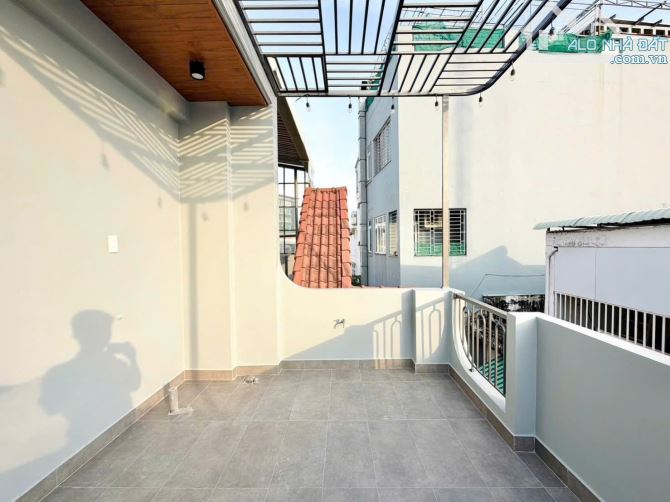 Hạ giá còn 3 tỷ 850 nhà 45m2 đường Phùng Văn Cung, P7, Phú Nhuận. Xây 5 tầng, hẻm 5m - 3