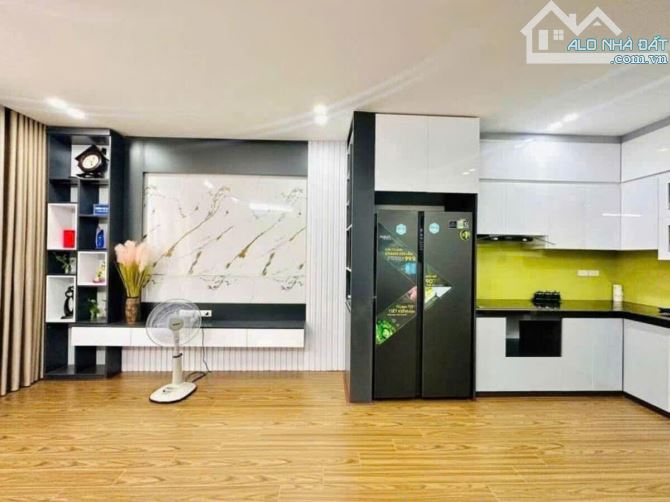 Vương Thừa Vũ 50m², 7T thang máy, MT 5.1m, 2 ô tô trong nhà, 21.5 tỷ