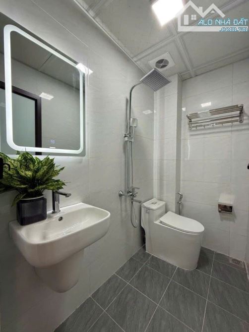 TÔN THẤT TÙNG 34m2x4tầng FULL nội thất -giá 9,8ty CÓ TL