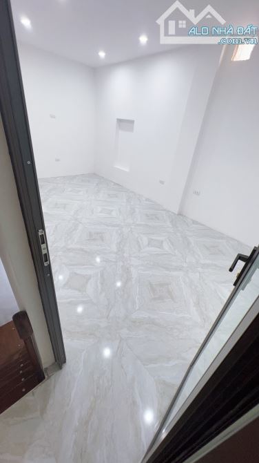 Nhà dương văn bé 28m 2 ngủ chie việc xách vali về ở 3.48 tỷ