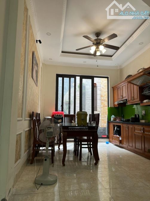 QUAN NHÂN 62M2, MẶT NGÕ THÔNG VÀI BƯỚC ÔTÔ TRÁNH, 5 TẦNG 4NGỦ, SỔ ĐỎ VUÔNG VẮN, HƠN 10 TỶ