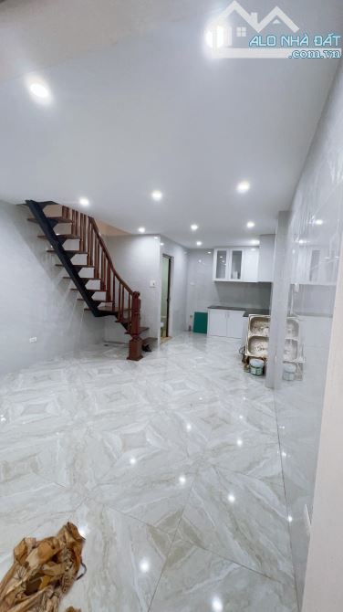 Nhà dương văn bé 28m 2 ngủ chie việc xách vali về ở 3.48 tỷ