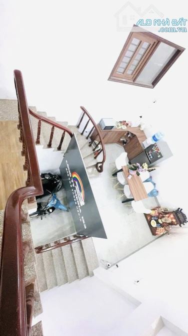 DỊCH VỌNG – LÔ GÓC 2 THOÁNG – GARA, Ô TÔ ĐỖ CỬA – 45M2 – 5 TẦNG – MT 5M – 18.5 TỶ