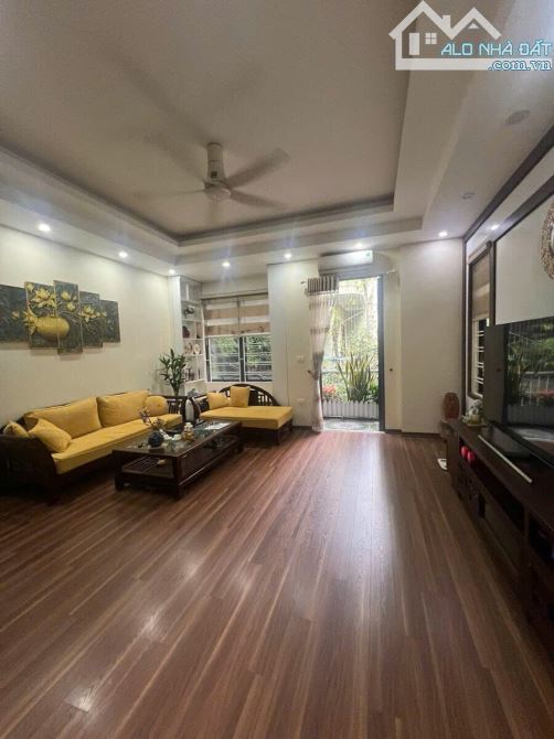 Thái Hà lõi Đống Đa, 57m², 6T, MT 4.5m, lô góc 3 thoáng, 31.5 tỷ