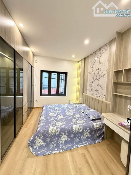 BÁN NHÀ ĐẸP - VŨ TÔNG PHAN - MẶT NGÕ THÔNG - KINH DOANH - 40m2*5T