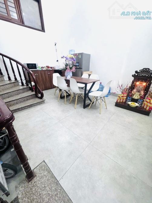 DỊCH VỌNG – LÔ GÓC 2 THOÁNG – GARA, Ô TÔ ĐỖ CỬA – 45M2 – 5 TẦNG – MT 5M – 18.5 TỶ