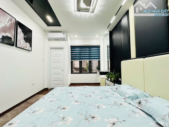 Hiếm! Bán Nhà Võ Chí Công Cầu Giấy-Gần Phố- Ngõ Thông-2 Thoáng- 38M2-5 Tầng-7 Tỷ Hơn