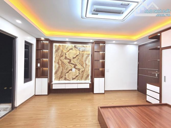 8.7 TỶ-34M2-NHÀ DÂN-TAM TRINH-MINH KHAI-MAI ĐỘNG-GẦN PHỐ