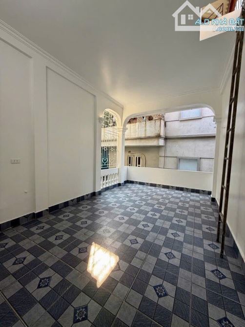 TÔN THẤT TÙNG 34m2x4tầng FULL nội thất -giá 9,8ty CÓ TL